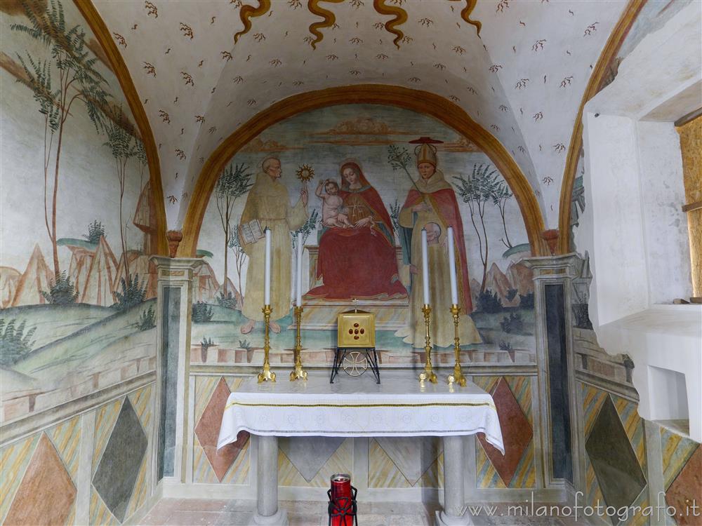 Caravaggio (Bergamo) - Interno della cappella frontale destra della Chiesa di San Bernardino
